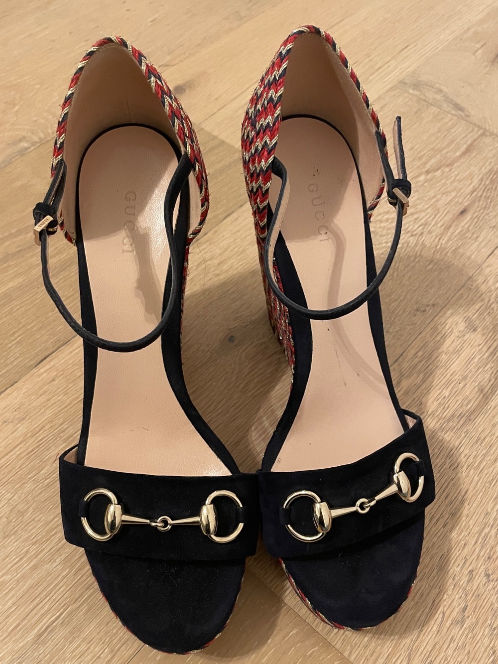 Gucci Carolina Horsebit Platform Suede Raffia Straw Espadrille Wedge Sandals